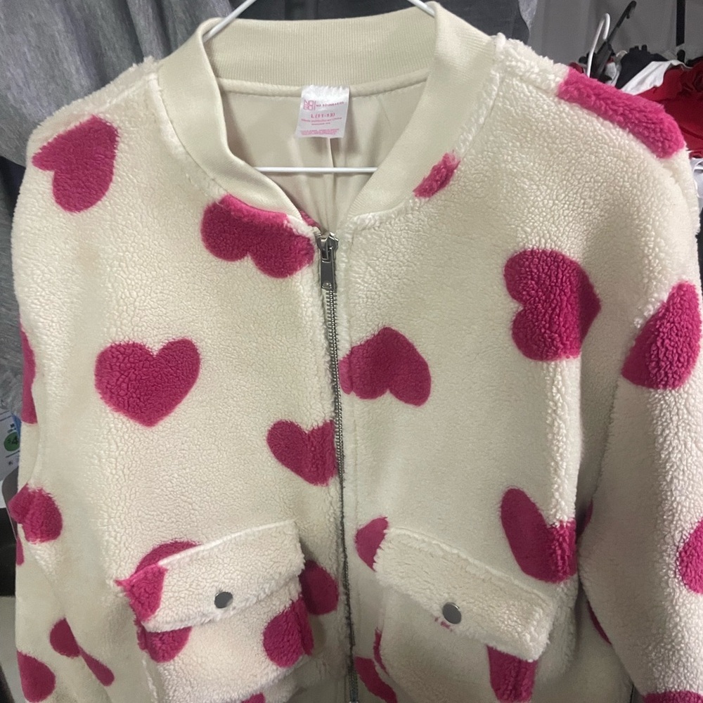 No Boundaries Junior’s Pink and Cream Heart Themed Jacket! NWT! Size Large.